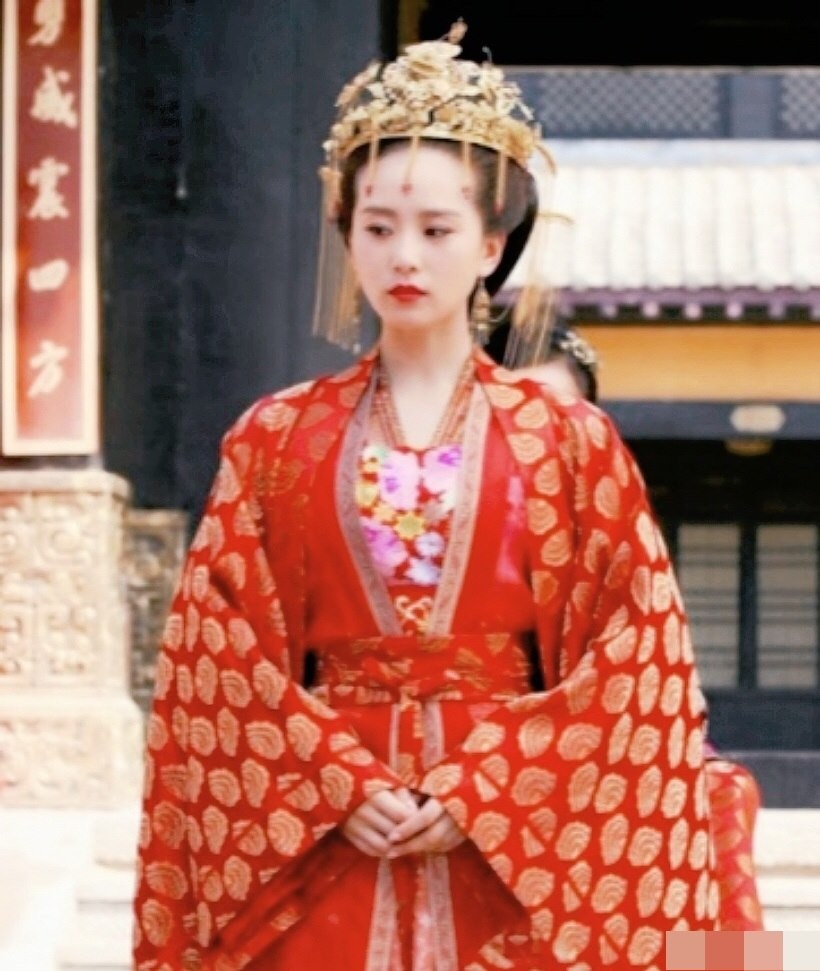 Hình ảnh chất lượng thấp nhưng nhan sắc chất lượng cao của tân nương Lưu Thi Thi.