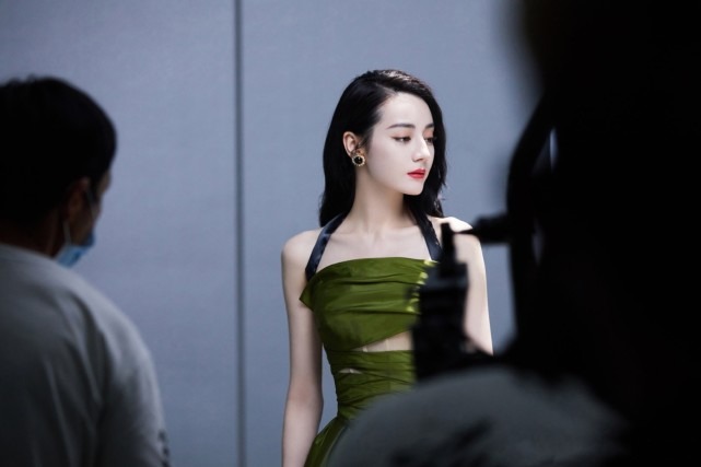 Nhiệt Ba vượt mặt Dương Mịch, Diệc Phi, Lệ Dĩnh... trở thành 'nữ hoàng' trong BXH giá trị thương mại 3 Nhiệt Ba vượt mặt Dương Mịch, Diệc Phi, Lệ Dĩnh... trở thành 'nữ hoàng' trong BXH giá trị thương mại 3