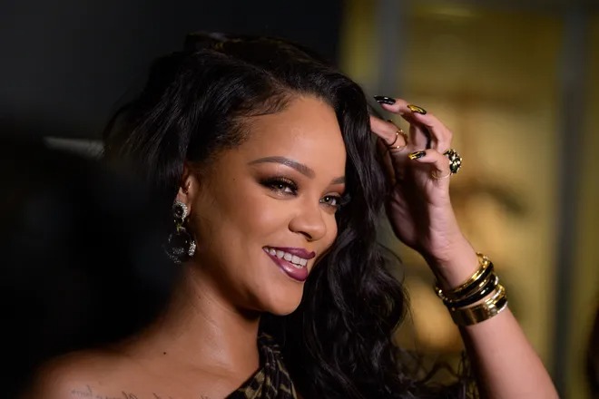 Rihanna trở thành nữ ca sĩ giàu nhất thế giới 1 Rihanna trở thành nữ ca sĩ giàu nhất thế giới 1