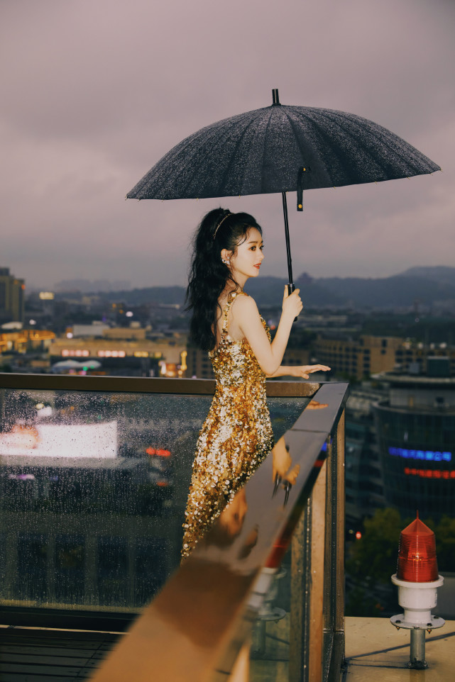 Triệu Lệ Dĩnh đăng video khoe 'da thịt', chứng minh 'phụ nữ đẹp nhất khi không thuộc về ai' 10 Triệu Lệ Dĩnh đăng video khoe 'da thịt', chứng minh 'phụ nữ đẹp nhất khi không thuộc về ai' 10
