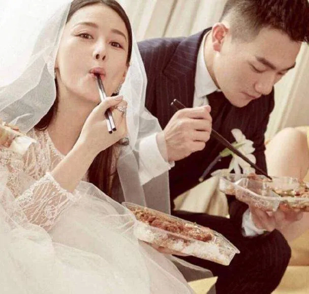 Tuy nhiên, Trương Hinh Dư đã hứa một điều làm bố Hà Tiệp yên tâm rước cô về làm dâu. Tuy nhiên, Trương Hinh Dư đã hứa một điều làm bố Hà Tiệp yên tâm rước cô về làm dâu.