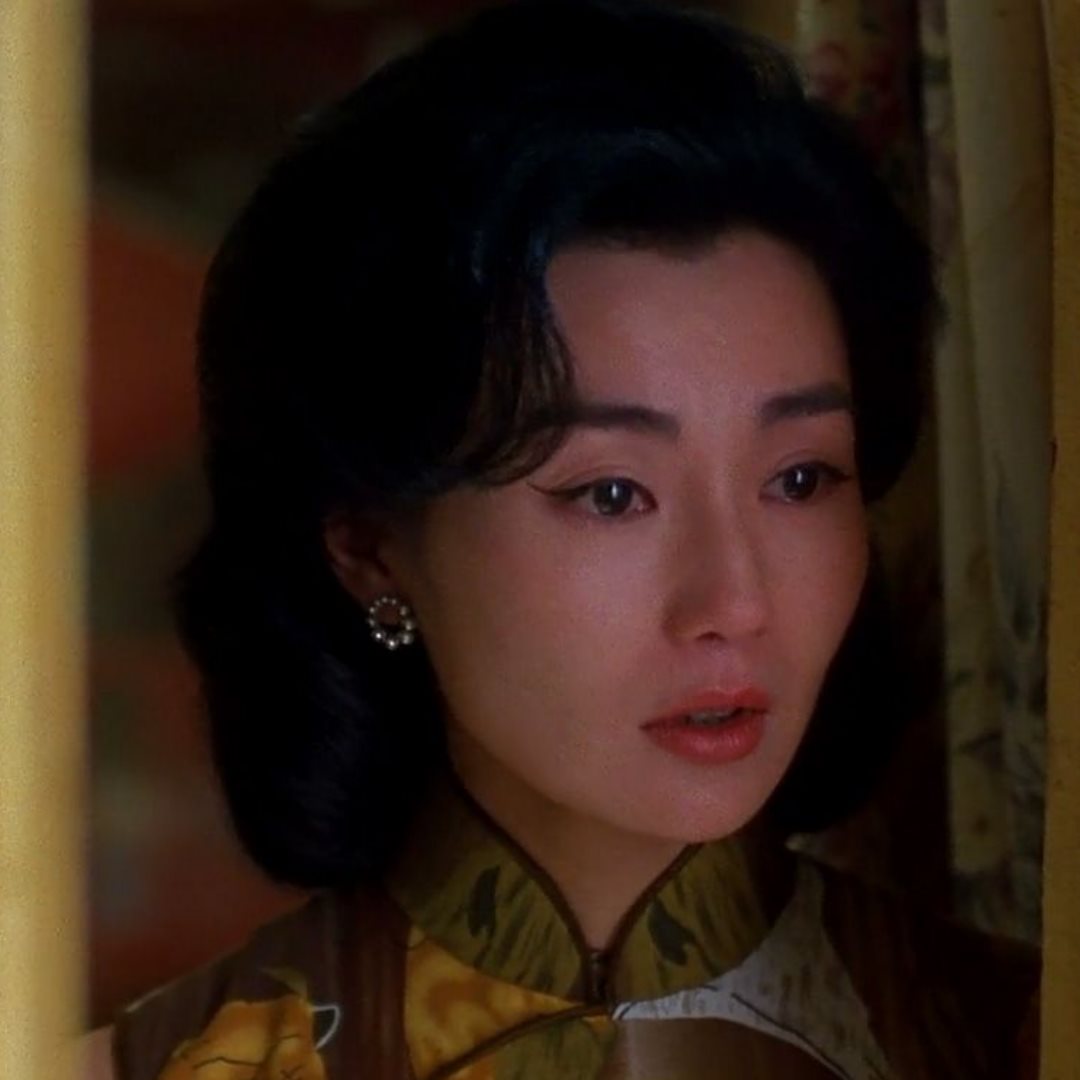 Trương Mạn Ngọc trong Tâm Trạng Khi Yêu (In The Mood For Love) năm 2000. Nhan sắc của Trương Mạn Ngọc trong phim được đánh giá là vẻ đẹp từng trải, rượu ủ lâu năm, càng ủ càng thơm. Kiểu nhan sắc kiêu sa có nét trầm buồn. Trương Mạn Ngọc cũng là diễn viên đạt nhiều Kim Mã nhất từ trước đến nay.