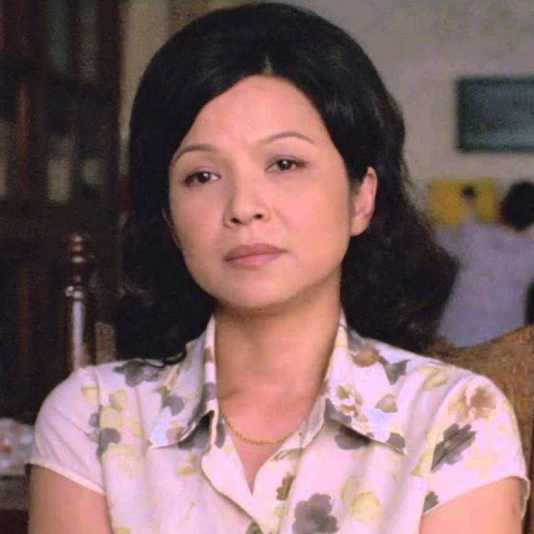 Dương Quý Mị của Dưới Ánh trăng Tôi Nhớ (The Moon Also Rise) năm 2004. Năm đó, Dương Quý Mị đã giành được giải từ những đối thủ nặng ký là Chương Tử Di và Trương Ngải Gia.