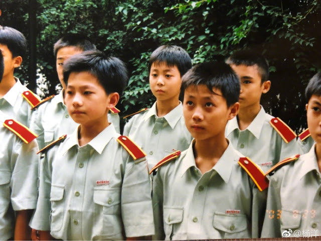 Thanh niên nghiêm túc khi học trường nghệ thuật Quân đội. Thanh niên nghiêm túc khi học trường nghệ thuật Quân đội.