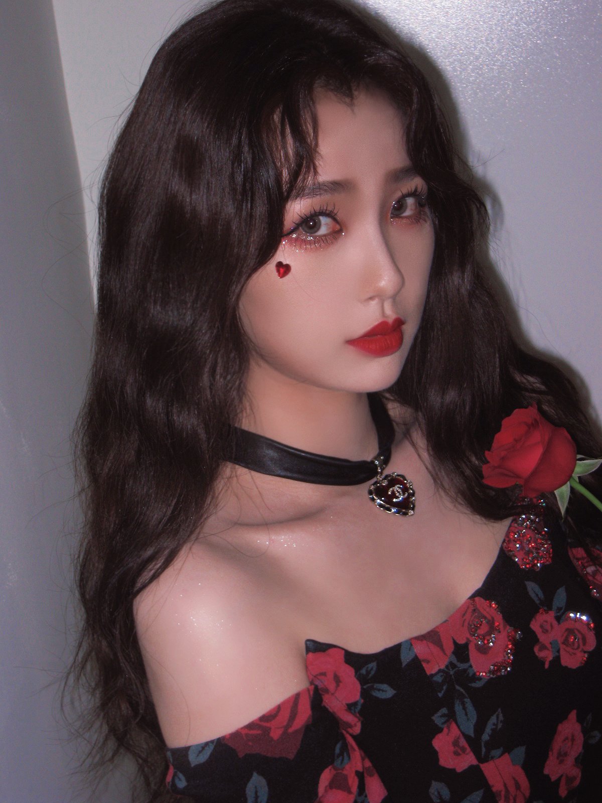 Ngu Thư Hân ma mị như tiểu hồ ly lên hot search, netizen ngơ ngác vì quá ảo 2 Ngu Thư Hân ma mị như tiểu hồ ly lên hot search, netizen ngơ ngác vì quá ảo 2