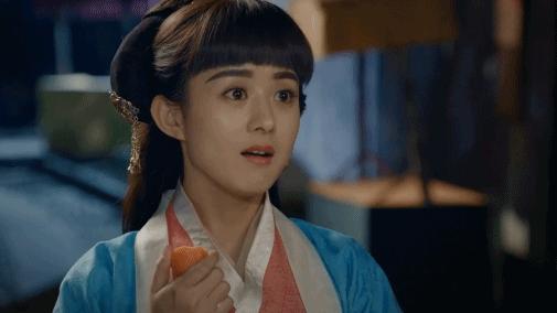 Triệu Lệ Dĩnh vào vai một cô nàng xấu xí, ham ăn trong Mật Thám Hoan Hỉ. Triệu Lệ Dĩnh vào vai một cô nàng xấu xí, ham ăn trong Mật Thám Hoan Hỉ.