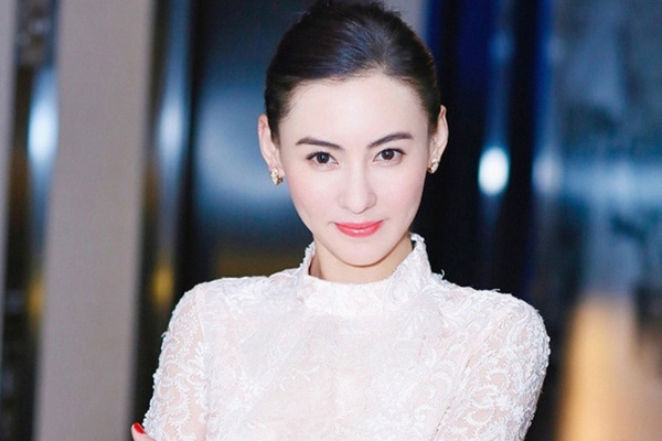 Trước giờ chúng ta đều gọi Trương Bá Chi là sao Trung Quốc nhưng thực chất cô ấy mang quốc tịch Australia. Trước giờ chúng ta đều gọi Trương Bá Chi là sao Trung Quốc nhưng thực chất cô ấy mang quốc tịch Australia.