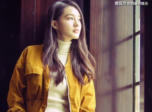 3 sao nữ Cbiz kính nghiệp, không dựa hơi scandal: Địch Lệ Nhiệt Ba có chút sai sai - Ảnh 1 3 sao nữ Cbiz kính nghiệp, không dựa hơi scandal: Địch Lệ Nhiệt Ba có chút sai sai - Ảnh 1