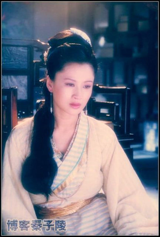 Đao Bạch Phượng - Cao Viễn (mẹ Đoàn Dự) Đao Bạch Phượng - Cao Viễn (mẹ Đoàn Dự)