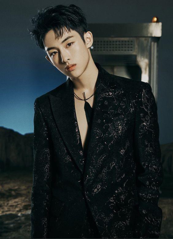 Có học lực đỉnh nên Winwin Đổng Tư Thành còn được fan gọi yêu là 'thầy Đổng'. Có học lực đỉnh nên Winwin Đổng Tư Thành còn được fan gọi yêu là 'thầy Đổng'.