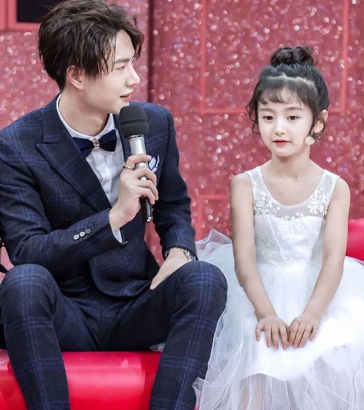 Vương Nhất Bác từng bày tỏ muốn sinh một bé gái đáng yêu. Vương Nhất Bác từng bày tỏ muốn sinh một bé gái đáng yêu.