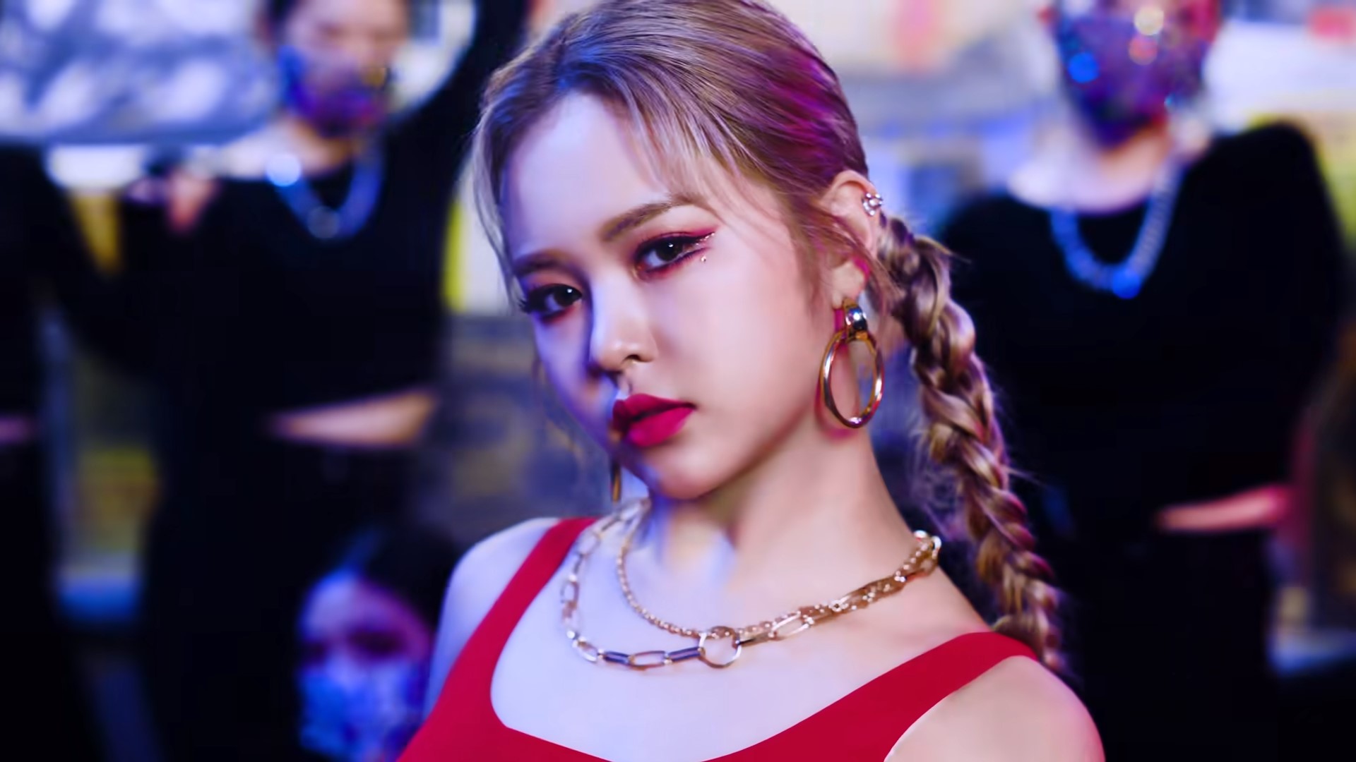 E:U (EVERGLOW) đã dẫn dắt nhóm rất tốt, không khiến fan phải thất vọng.