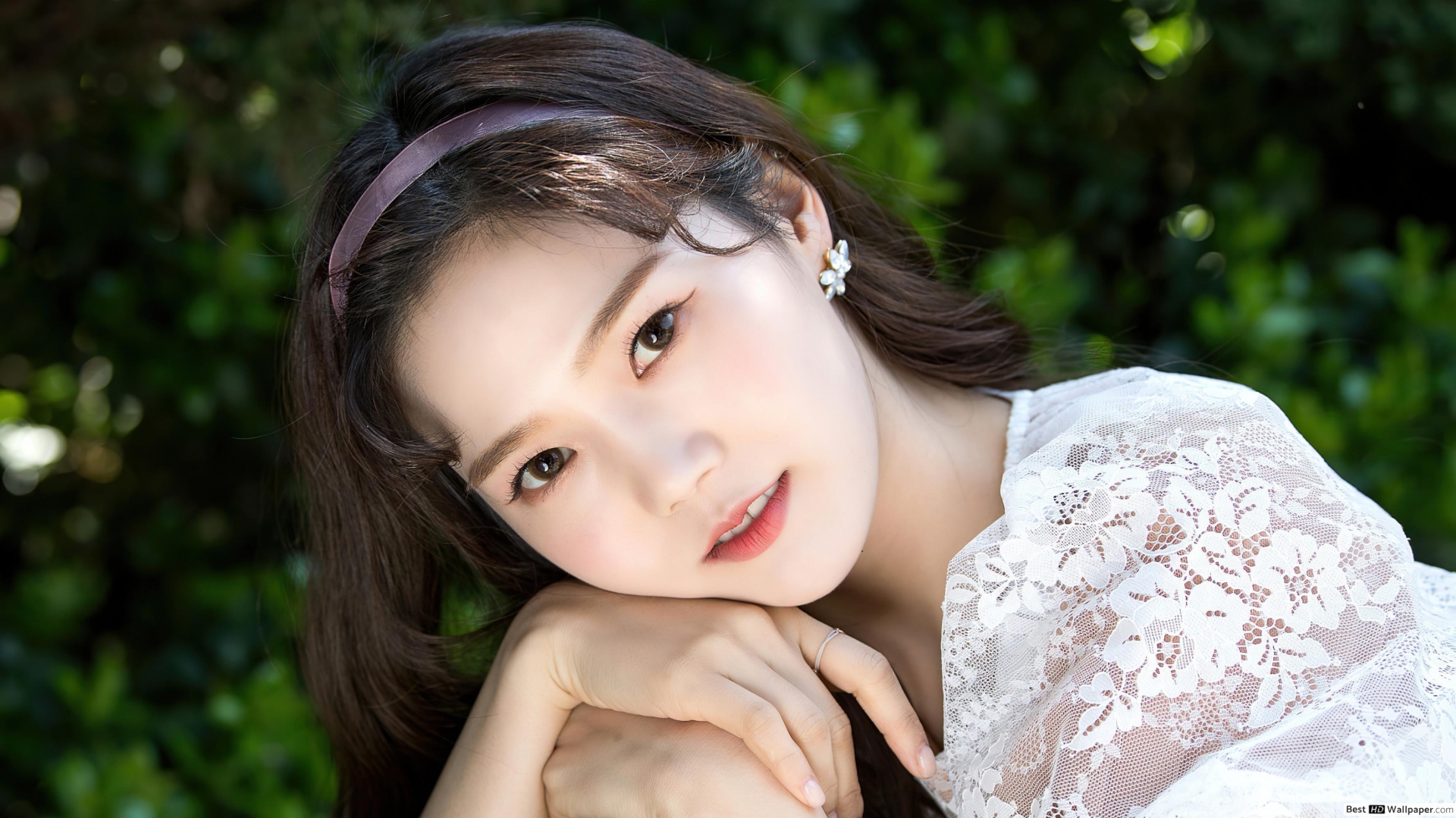 Cánh chim đầu đàn của Oh My Girl là Hyojung nằm trong top 30 thủ lĩnh xuất sắc năm 2021.