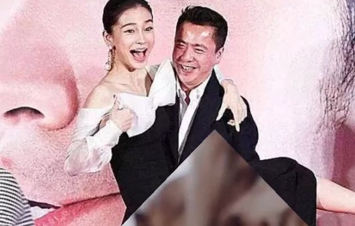 Hình ảnh này của Baby có lẽ sẽ khiến Huỳnh Hiểu Minh 'giận tím người'. Hình ảnh này của Baby có lẽ sẽ khiến Huỳnh Hiểu Minh 'giận tím người'.