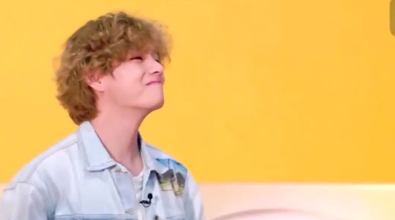 Những lần V(BTS) làm mặt 'TATA Mic' khiến ARMY cười rần 5 Những lần V(BTS) làm mặt 'TATA Mic' khiến ARMY cười rần 5