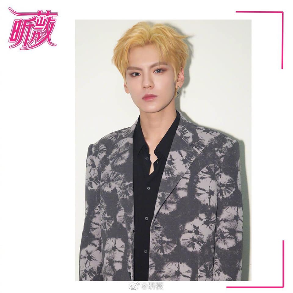 Tất Văn Quân khi để tóc vàng khá ngầu và đậm chất idol Hàn Quốc.