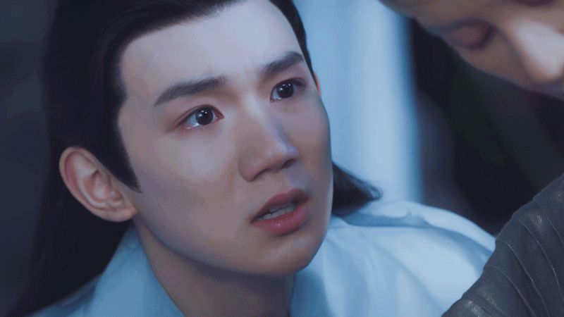 Vương Nguyên tuy không dành quá nhiều thời gian cho phim ảnh nhưng một khi đã diễn, anh ấy làm rất tốt. Giọt nước mắt của Vương Nguyên trong phân cảnh này thật đẹp.