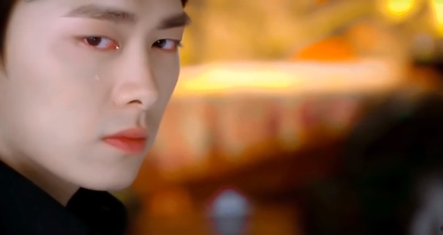 Trai đẹp Lý Dịch Phong khi diễn cảnh khóc cũng rất đơn giản nhưng hiệu quả. Đôi mắt anh ấy u uất, lưng tròng chất chứa rất nhiều cảm xúc.