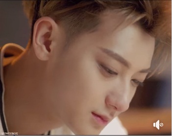 Còn đây là cảnh khóc đầy kìm nén của Hoàng Tử Thao.