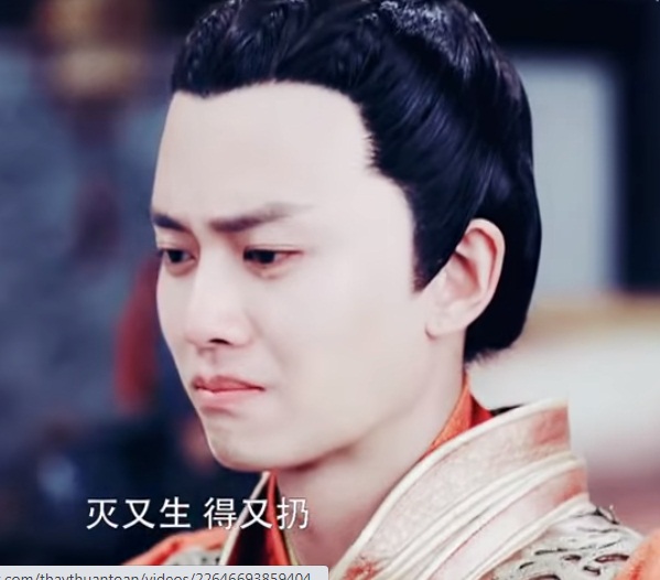 Trai đẹp Nhậm Gia Luân cũng đã có nhiều phân cảnh kiềm nén đau thương và tuôn trào nước mắt. Đây là một trong những cành phim của anh khiến khán giả xót xa.