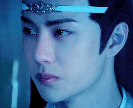 Cách diễn mắt của Vương Nhất Bác trong Trần Tình Lệnh khá tốt. Khi diễn cảnh khóc, anh đã lấy đi nước mắt của khán giả và được khen nét diễn chân thành. Ánh mắt u buồn, nước mắt cứ thế ầng ậc chảy ra đã chạm được vào trái tim người xem.