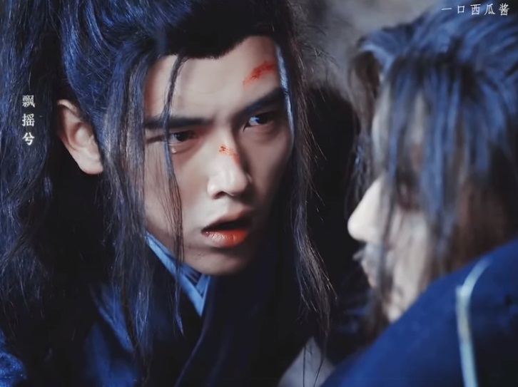 Trong Thiên Tỉnh Chi Lộ, Trần Phi Vũ cũng có phân cảnh khóc đầy bi thương. Tuy nhiên nét diễn của anh ấy bị nhiều người nhận xét giả trân. Cả khuôn mặt gồng ra nét đau khổ nhưng không rõ.