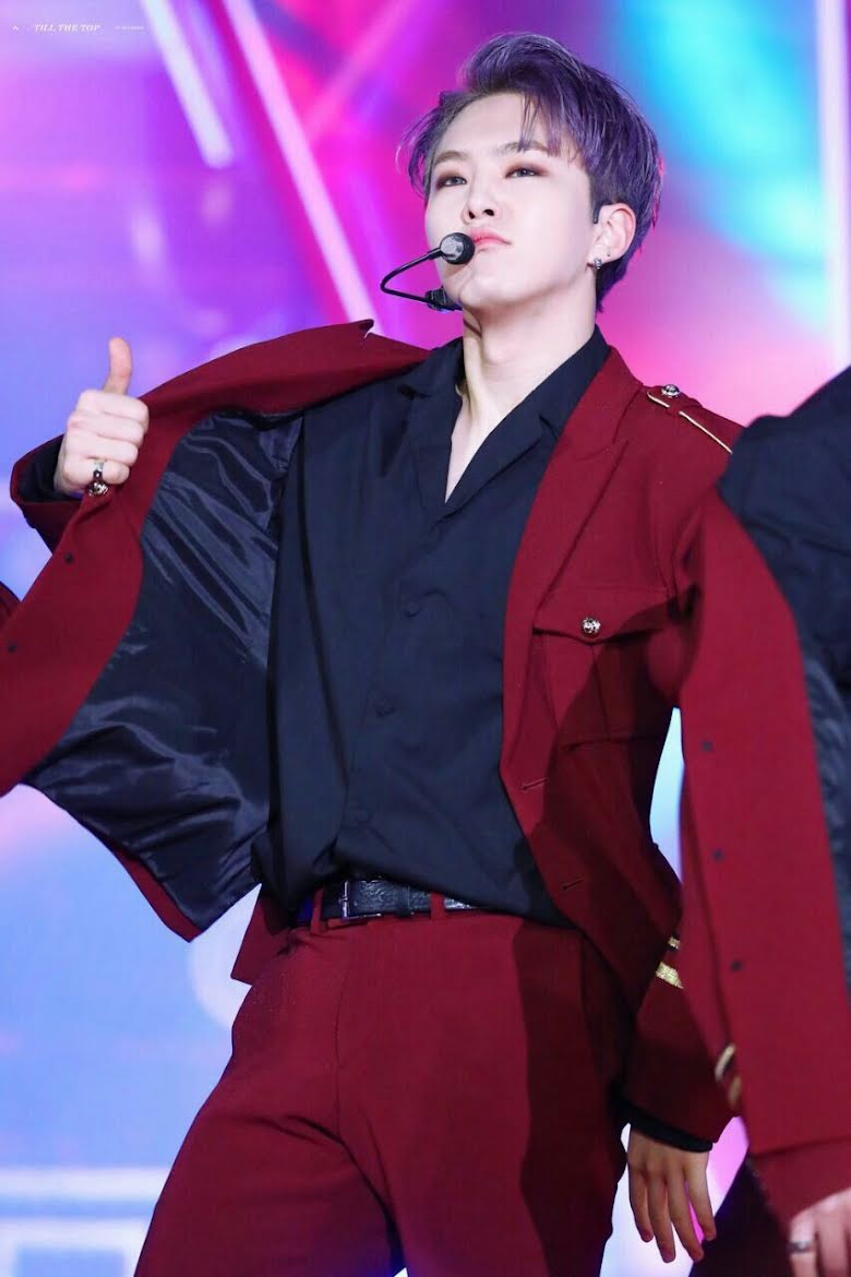 Những lần SEVENTEEN hóa 'chúa tể visual, chiến thần nhan sắc' nhờ mặc màu đỏ - Ảnh 14 Những lần SEVENTEEN hóa 'chúa tể visual, chiến thần nhan sắc' nhờ mặc màu đỏ - Ảnh 14