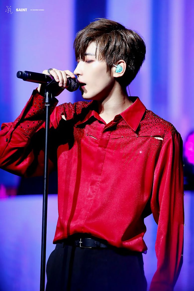 Những lần SEVENTEEN hóa 'chúa tể visual, chiến thần nhan sắc' nhờ mặc màu đỏ - Ảnh 18 Những lần SEVENTEEN hóa 'chúa tể visual, chiến thần nhan sắc' nhờ mặc màu đỏ - Ảnh 18