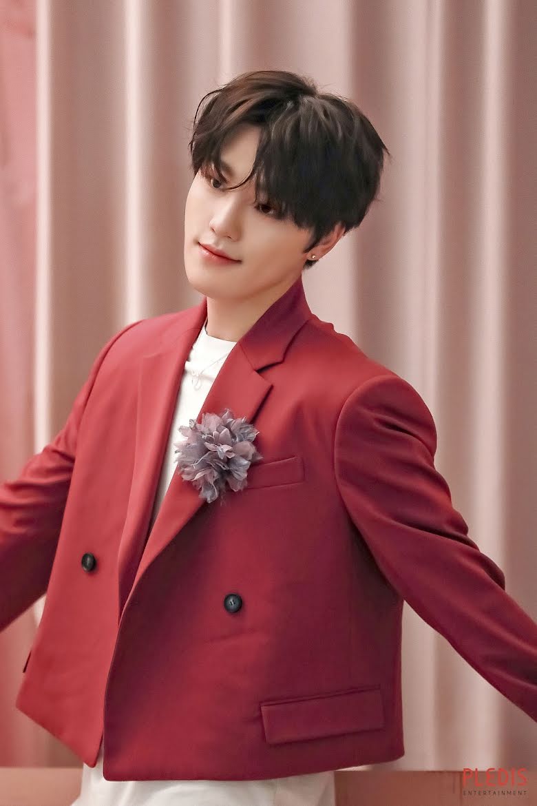 Những lần SEVENTEEN hóa 'chúa tể visual, chiến thần nhan sắc' nhờ mặc màu đỏ - Ảnh 37 Những lần SEVENTEEN hóa 'chúa tể visual, chiến thần nhan sắc' nhờ mặc màu đỏ - Ảnh 37