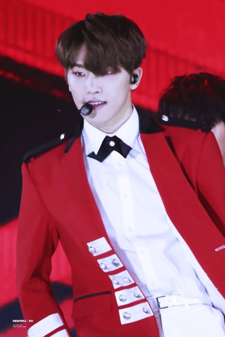 Những lần SEVENTEEN hóa 'chúa tể visual, chiến thần nhan sắc' nhờ mặc màu đỏ - Ảnh 38 Những lần SEVENTEEN hóa 'chúa tể visual, chiến thần nhan sắc' nhờ mặc màu đỏ - Ảnh 38