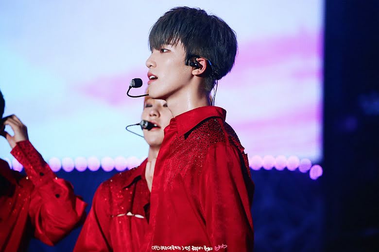 Những lần SEVENTEEN hóa 'chúa tể visual, chiến thần nhan sắc' nhờ mặc màu đỏ - Ảnh 39 Những lần SEVENTEEN hóa 'chúa tể visual, chiến thần nhan sắc' nhờ mặc màu đỏ - Ảnh 39