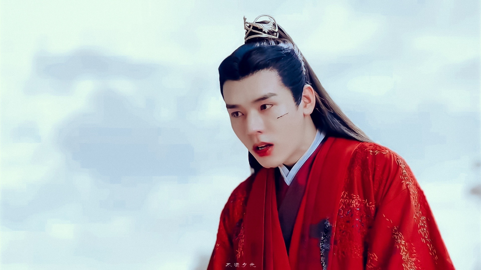 Điểm đáng khen ngợi là trang phục Ôn Khách Hành trong phim được đầu tư, nhiều màu sắc nên rất nổi bật.