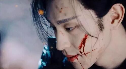 Tạo hình đẹp, đôi mắt chứa đầu chấp niệm của nhân vật khiến người xem không thể thoát khỏi phim sau khi 'lọt hố'.