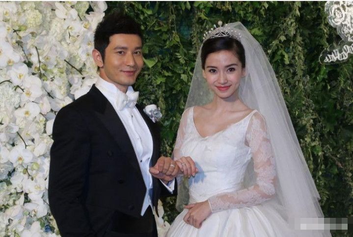 Sao Hoa ngữ mừng cưới: Người bỏ phong bì thu nhập cả năm, kẻ gửi mỗi chăn bông chúc mừng - Ảnh 3 Sao Hoa ngữ mừng cưới: Người bỏ phong bì thu nhập cả năm, kẻ gửi mỗi chăn bông chúc mừng - Ảnh 3