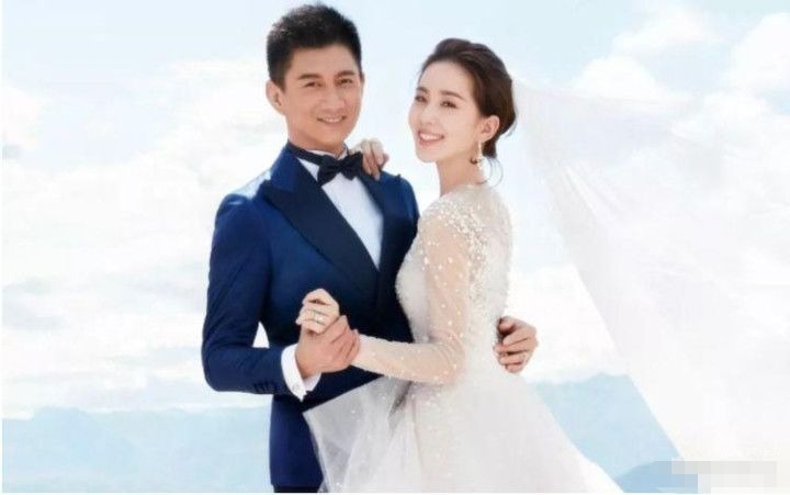 Sao Hoa ngữ mừng cưới: Người bỏ phong bì thu nhập cả năm, kẻ gửi mỗi chăn bông chúc mừng - Ảnh 4 Sao Hoa ngữ mừng cưới: Người bỏ phong bì thu nhập cả năm, kẻ gửi mỗi chăn bông chúc mừng - Ảnh 4