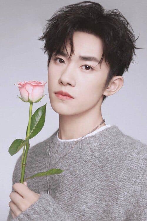 Cô gái may mắn nào sẽ nhận được bông hoa này của Thiên Tỉ?