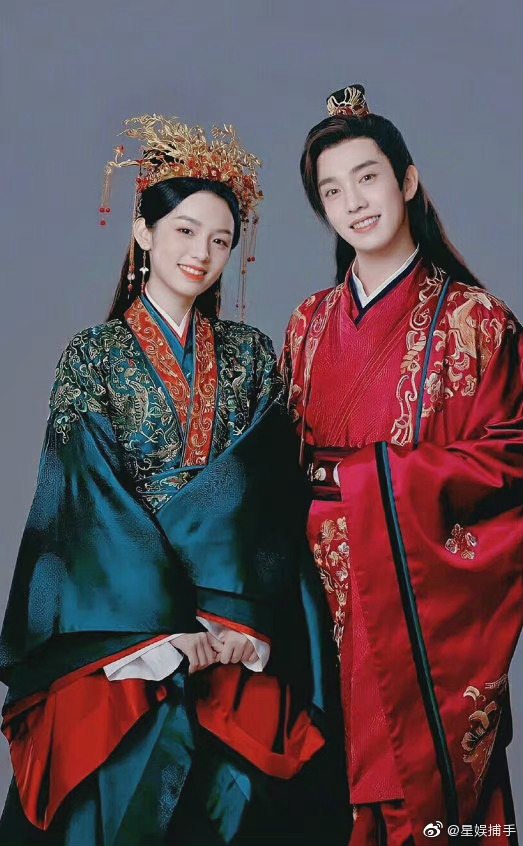 Cái kết thảm của cặp đôi Cố Tương (Châu Dã) và Tào Úy Ninh (Mã Văn Viễn) trong Sơn Hà Lệnh đến giờ vẫn khiến khán giả đau lòng. Thế nhưng bức ảnh này của họ lại ngập tràn hạnh phúc và đẹp đôi.