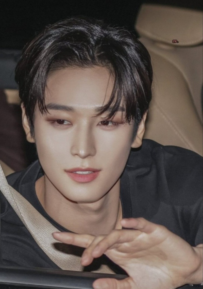 The Boyz - Juyeon cũng sở hữu ngoại hình điển trai cùng tài năng có thừa.