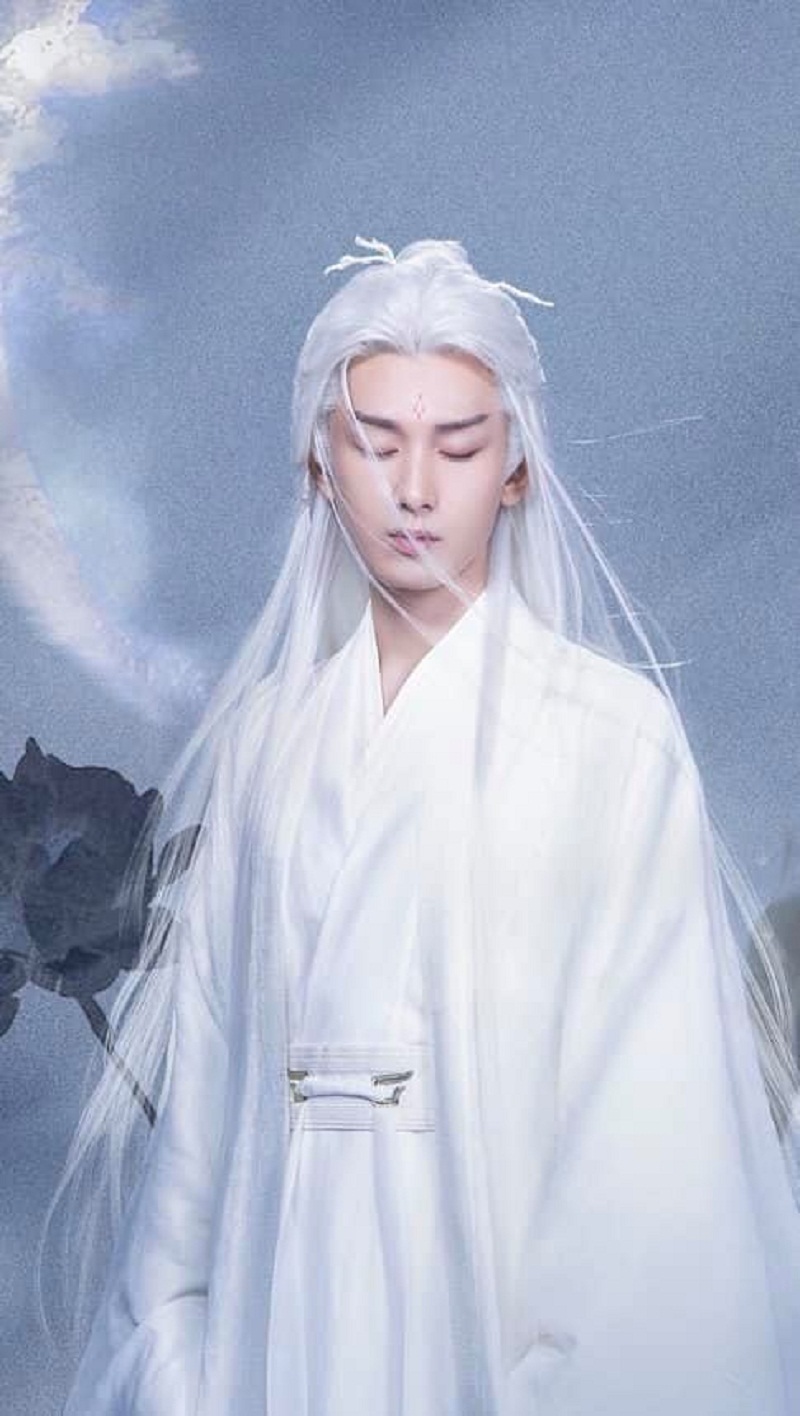 Tạo hình bạch y của Thành Nghị vai Ứng Uyên trong Trầm Vụn Hương Phai. Fan của Thành Nghị và Dương Tử quả thực đã rất nóng lòng chờ ngày phim lên sóng. Ngay từ khi tung tạo hình đến trailer, Ứng Uyên đã thu hút rất nhiều netizen bởi vẻ điển trai và tiên khí mà nhân vật này toát ra.