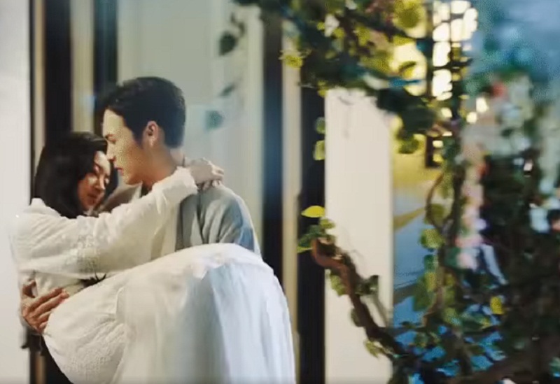 Cảnh bế công chúa nhẹ nhàng đến từng chi tiết của Trương Bân Bân với Cảnh Điềm trong Tư Đằng.