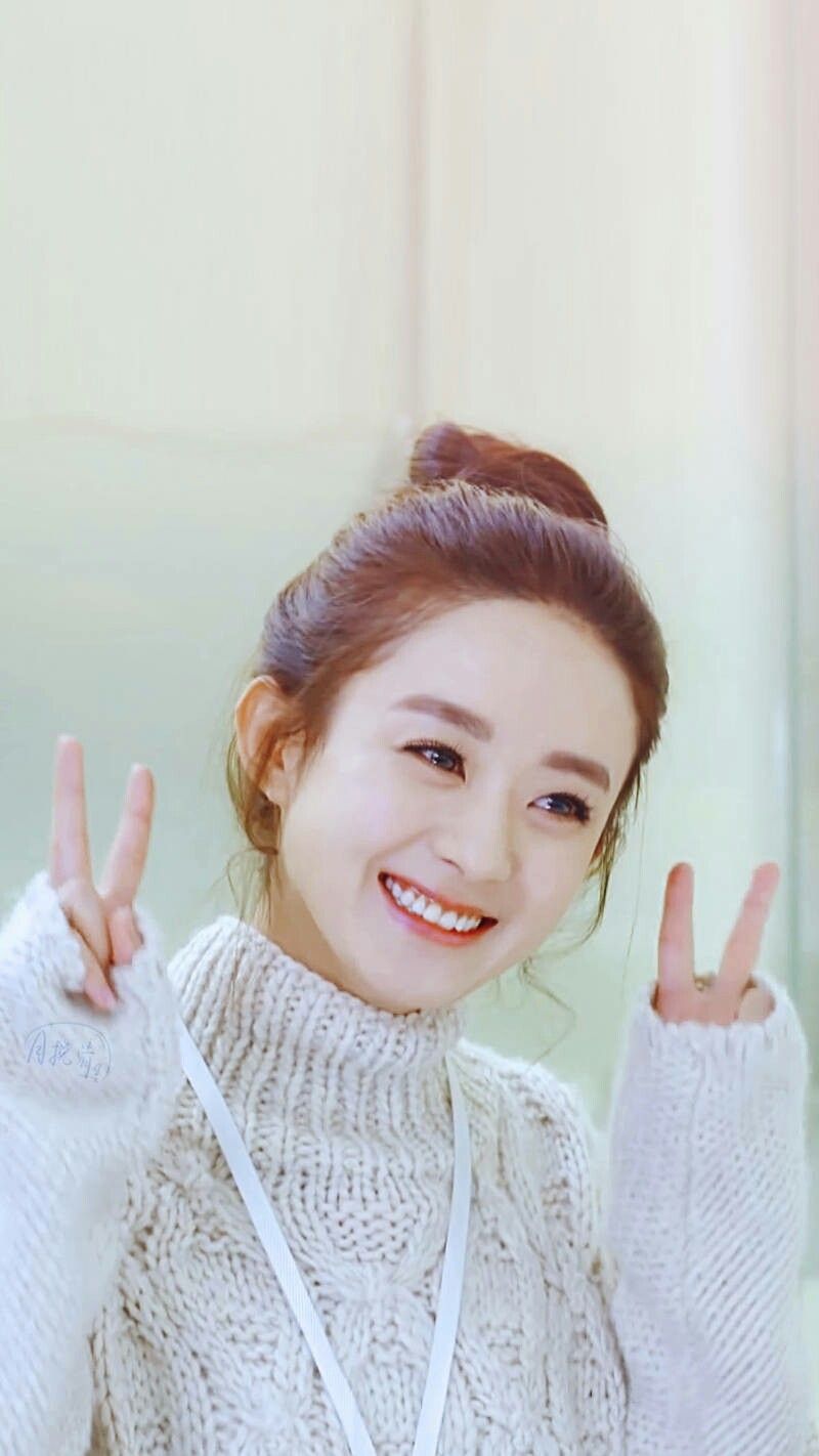 Hình ảnh Tiết Sam Sam mặt trời nhỏ, tràn đầy năng lượng trong Sam Sam Đến Rồi đã mở đường cho sự nghiệp diễn xuất của Triệu Lệ Dĩnh sau này.