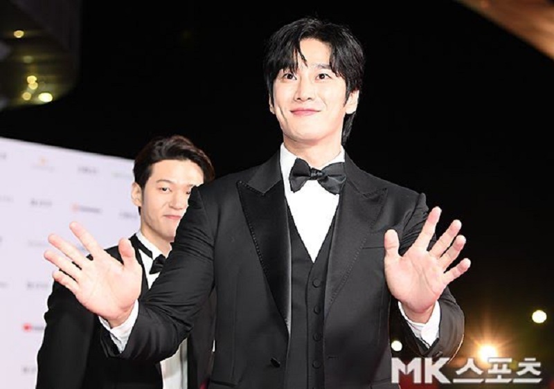 Sao Itaewon Class Ahn Bo Hyun xuất hiện lịch lãm.