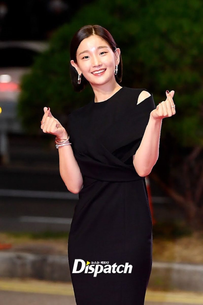 Park So Dam không kém phần xinh xắn, đáng yêu và sang trọng trong sự kiện tối qua.