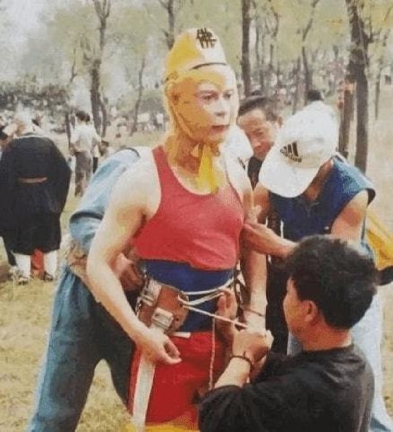 Tây Du Ký và Tôn Ngộ Không có màn ăn đào tiên lừa khán giả hơn 30 năm - Ảnh 1 Tây Du Ký và Tôn Ngộ Không có màn ăn đào tiên lừa khán giả hơn 30 năm - Ảnh 1