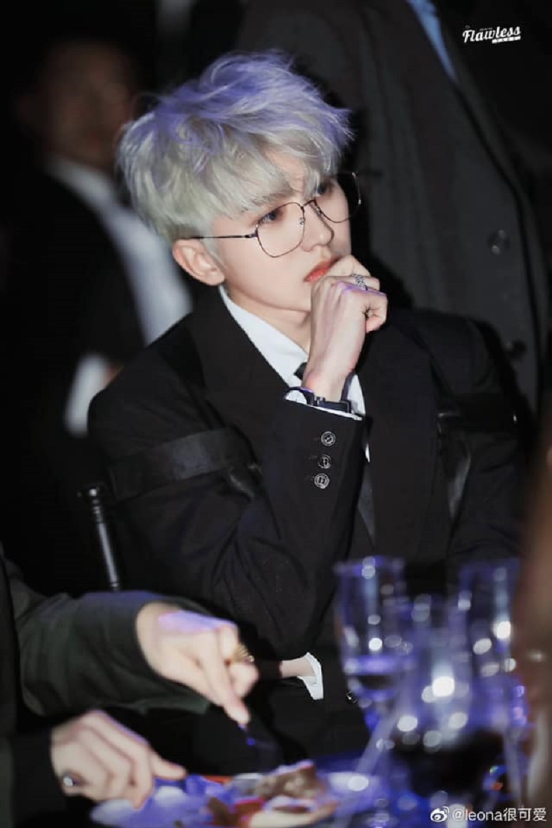 Làn da của Thái Từ Khôn vốn đã trắng sáng nên khi diện màu tóc này, làn da càng nổi bật.