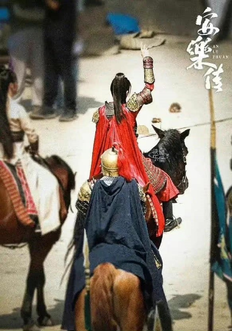 Địch Lệ Nhiệt Ba 'ngầu bá cháy' trong tạo hình nữ tướng quân - Ảnh 2 Địch Lệ Nhiệt Ba 'ngầu bá cháy' trong tạo hình nữ tướng quân - Ảnh 2
