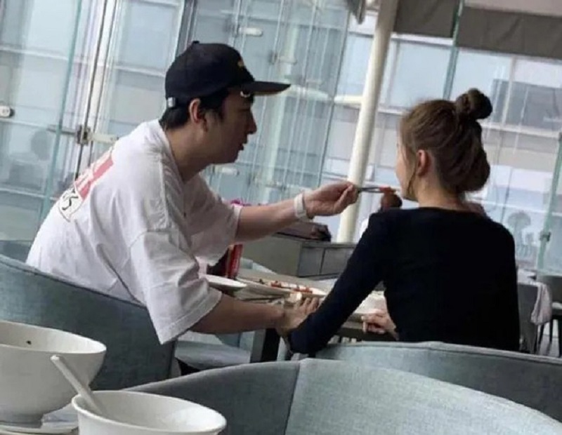 Bạn thân Ngô Diệc Phàm thề không lấy vợ trong showbiz nhưng lại muốn che chở cho Dương Mịch, Lệ Dĩnh cả đời - Ảnh 1 Bạn thân Ngô Diệc Phàm thề không lấy vợ trong showbiz nhưng lại muốn che chở cho Dương Mịch, Lệ Dĩnh cả đời - Ảnh 1
