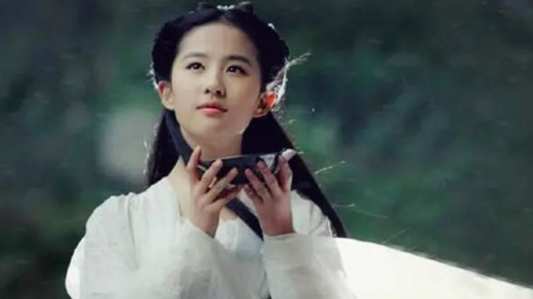 Tiểu Long Nữ do Lưu Diệc Phi thủ vai là một nhân vật kinh điển. Ảnh: Weibo Tiểu Long Nữ do Lưu Diệc Phi thủ vai là một nhân vật kinh điển. Ảnh: Weibo
