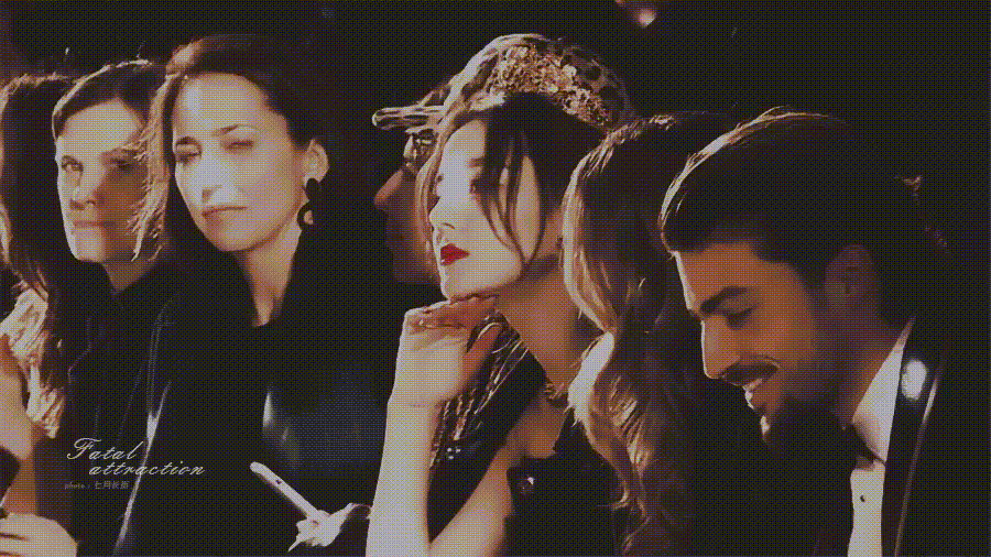 Khi so kè nhan sắc, người châu Á thường lép vế hơn so với châu u nhưng nhan sắc của Địch Lệ Nhiệt Ba đã ở một đẳng cấp khác.