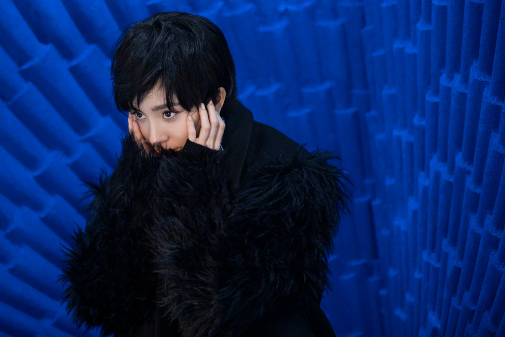 Dương Mịch hóa 'yang hồ' lại khiến fangirl muốn 'bẻ cong giới tính' - Ảnh 2